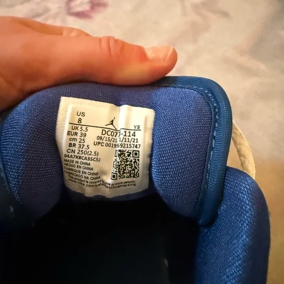 WMNS AIR JORDAN 1 LOW 'MARINA BLUE' - US WOMENS SIZE 8 - Picture 9 of 9